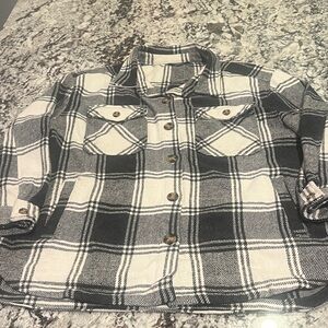 Women's xxl black and white plaid warm & cozy Button-Up Jacket